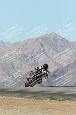 media/Dec-01-2025-Moto Forza (Mon) [[2daa91e15f]]/2-Intermediate Group/Session 4 Turn 9/